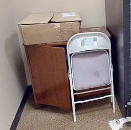 [#D20-6] 2 door wood cabinet