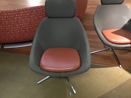 [#B12-1353] Club chair