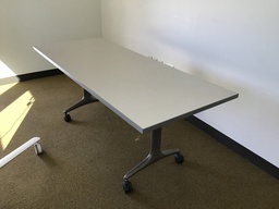 [#C12-1377] L72" W30" H29" Training table white top/gray bases w/casters