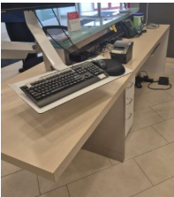 [#E5-7] Greeter Station