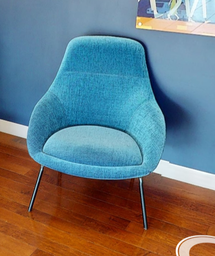 [#B12-9] Blue lounge chair