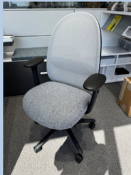 [#B13-60] TONE CHAIR