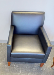 [#B12-4] Black lounge chair