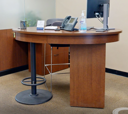 [#E4-5] Pedestal desk