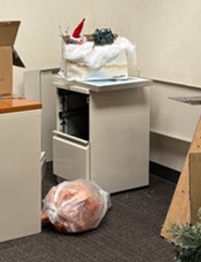 [#D16] 2 Drawer Metal Ped (missing drawer)