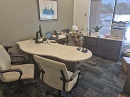 [#E7-12] U-Shaped Manager Suite