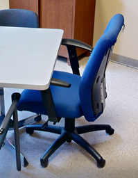 [#B13-7] Blue task chair