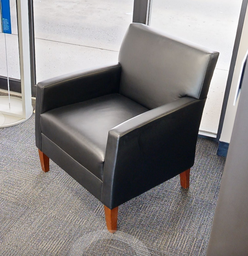 [#B12-10] Black lounge chair
