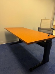 [#E10-35] 5' WOOD CRANK DESK