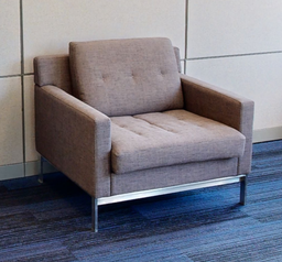 [#B12-7] Brown lounge chair