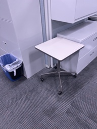 [#C11-10] 20"x20" square rolling table