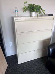 [#D10] Cream file cabinet