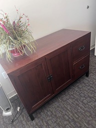 [#D5] Small cherry wood hutch