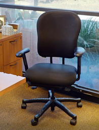[#B13-3] Task chair with arms