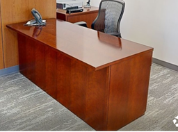 [#E5-2] Executive wood desk