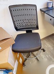 [#B12-5] Blk task chair no arms
