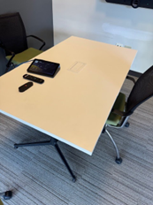 [#C5-11] 5x3' MEETING TABLE