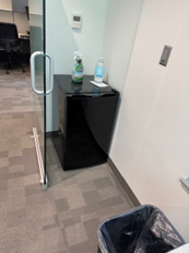 [#G9-106] BLACK MINI FRIDGE
