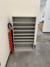 [#D4-132] METAL BOOKCASE