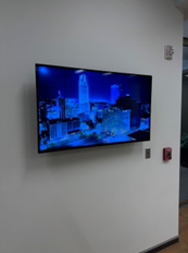 [#H16-143] 47" TV
