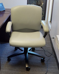 [#B5-9] Mobile tall back conference chair