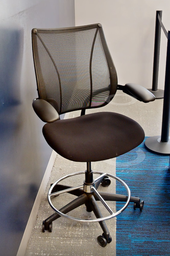 [#B13-7] Teller task chair w/arms