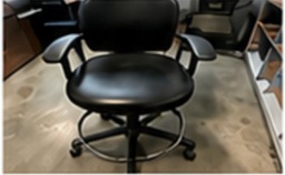 [#B13-10] Black Stool
