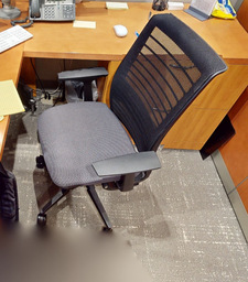 [#B13-3] Task chair with arms