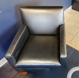 [#B12-5] Black lounge chair