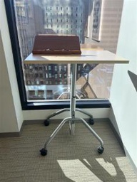 [#C11-33] 18" x 24"  Rolling, heigh adjustable table