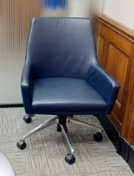 [#B5-6] Mobile conference chair