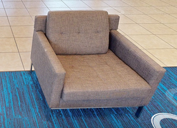 [#B12-6] Brown lounge chair