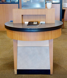 [#C12-15] Round cheque desk
