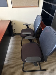 [#B8-135] GUEST CHAIRS