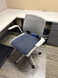 [#B8-226] DESK CHAIR