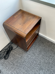 [#D17-55] Pedestal (brown)