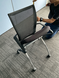 [#B4-79] Foldable chair