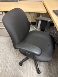 [#B13-73] DESK CHAIR