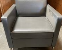 [#B12-56] Lounge Chair-Gry Lthr-Chrome Legs