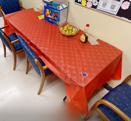 [#C8-7] folding table