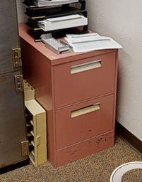 [#D7-44] 2D vertical filing cabinet pink