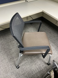 [#B8-302] ROLLING CHAIR
