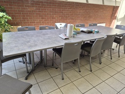 [#C12-50] Tables, wood, metal