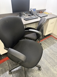 [#B13-15] Adjustable tall task chair with arms