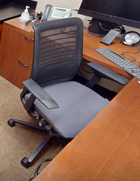 [#B13-1] Task chair w/arms