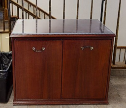 [#D24-10] 2 door cabinet, meduim