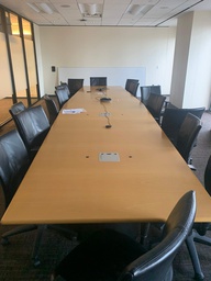 [#C6-58] Conference table