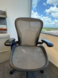 [#B13-23] AERON CHAIRS (ARMS DO NOT ADJUST)