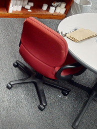 [#B13-12] Red task chair w/arms