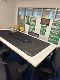 [#I2-78] Poker Set (Mat, Chips, Cards)